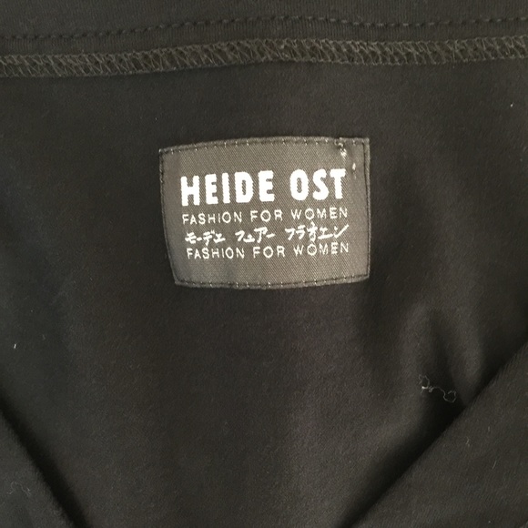 Heide Ost Black Short Sleeve Tunic - Picture 4 of 5